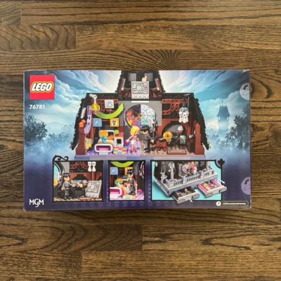 LEGO Wednesday and Enid's Dorm Room 76781 | NIB - Picture 2 of 3